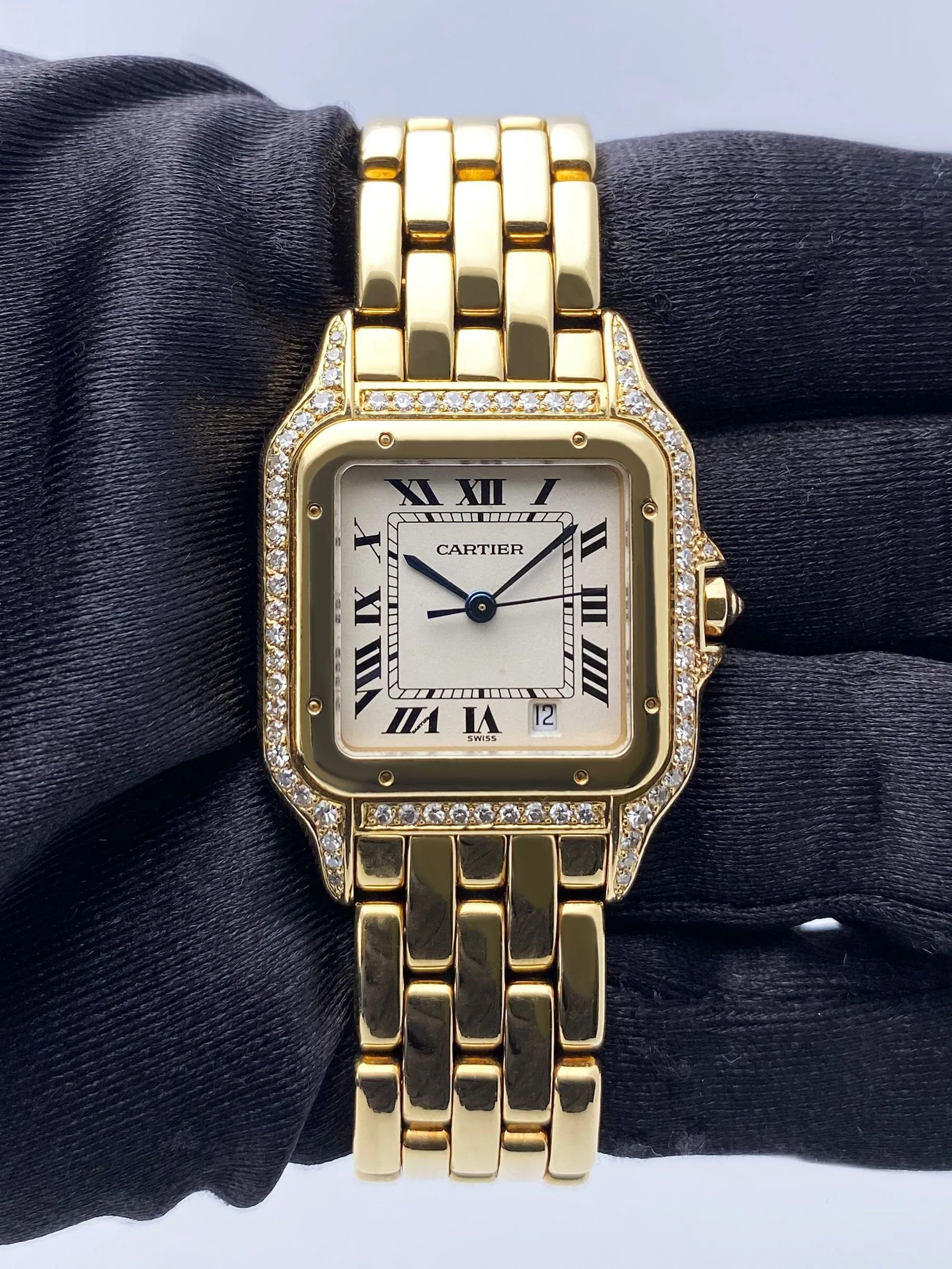 Cartier Panthere Medium 8839 Diamond 18K Yellow Gold Ladies Watch