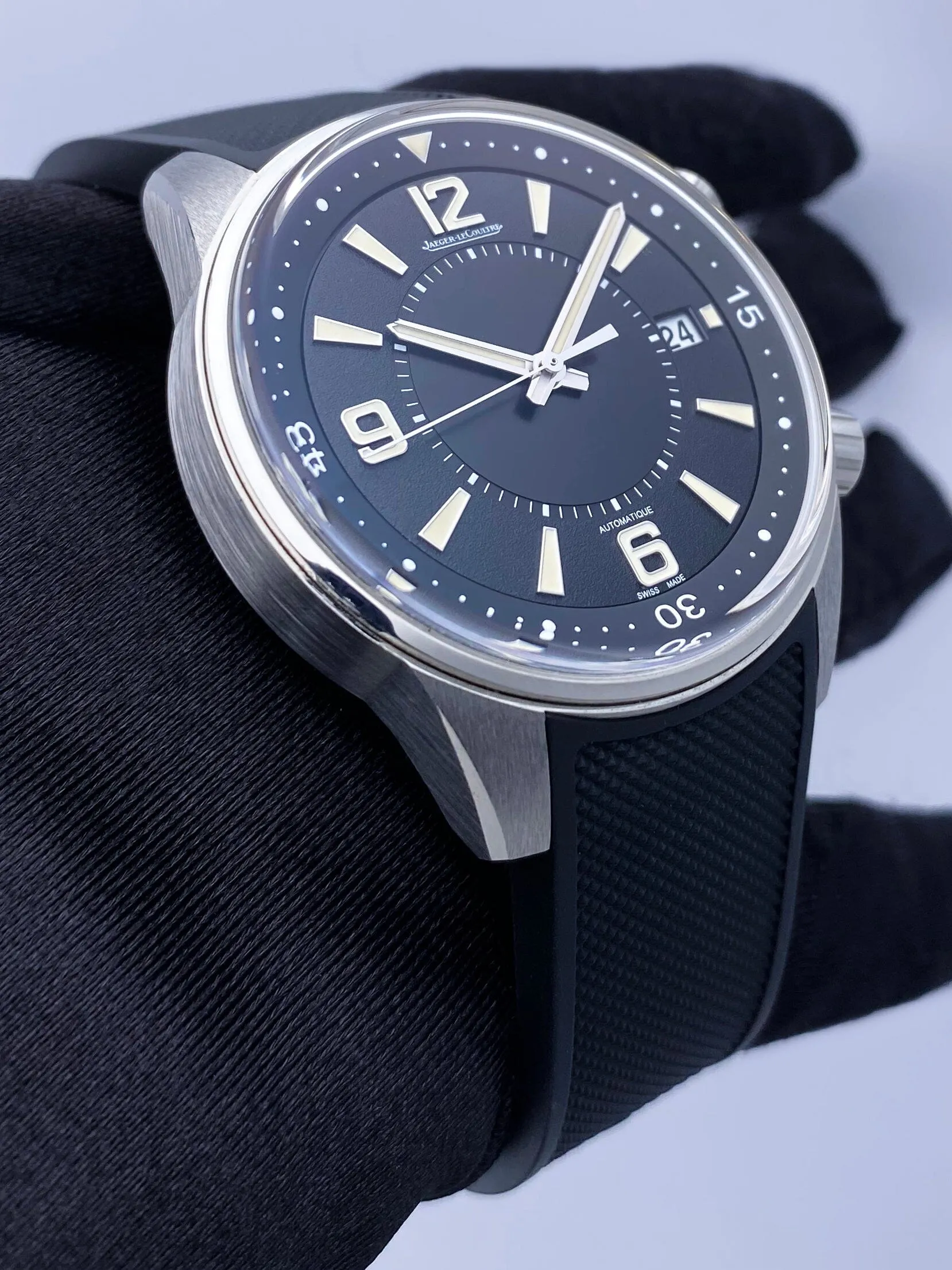Jaeger Lecoultre Polaris Date Q9068670 Black Dial Mens Watch Box Papers
