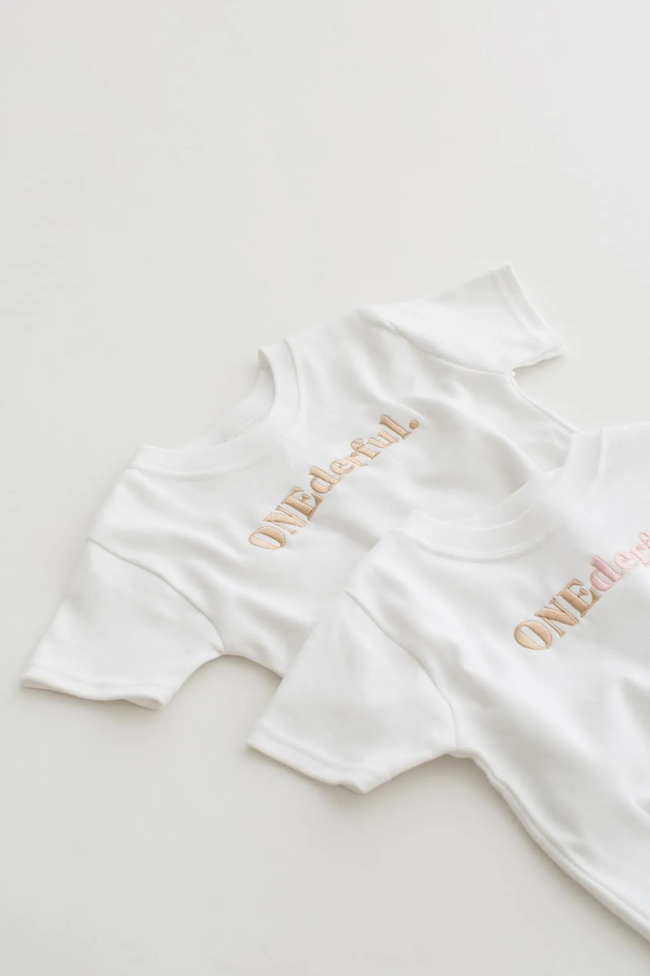 ONEderful classic Tshirt - Embroidered