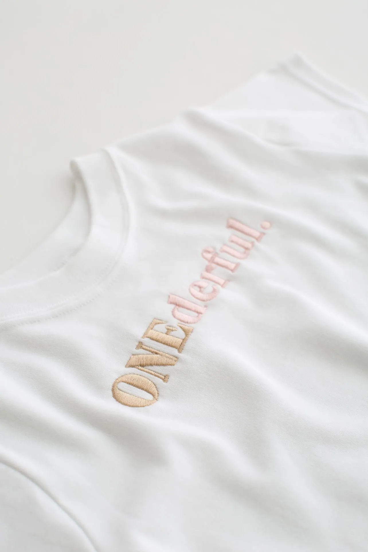 ONEderful classic Tshirt - Embroidered