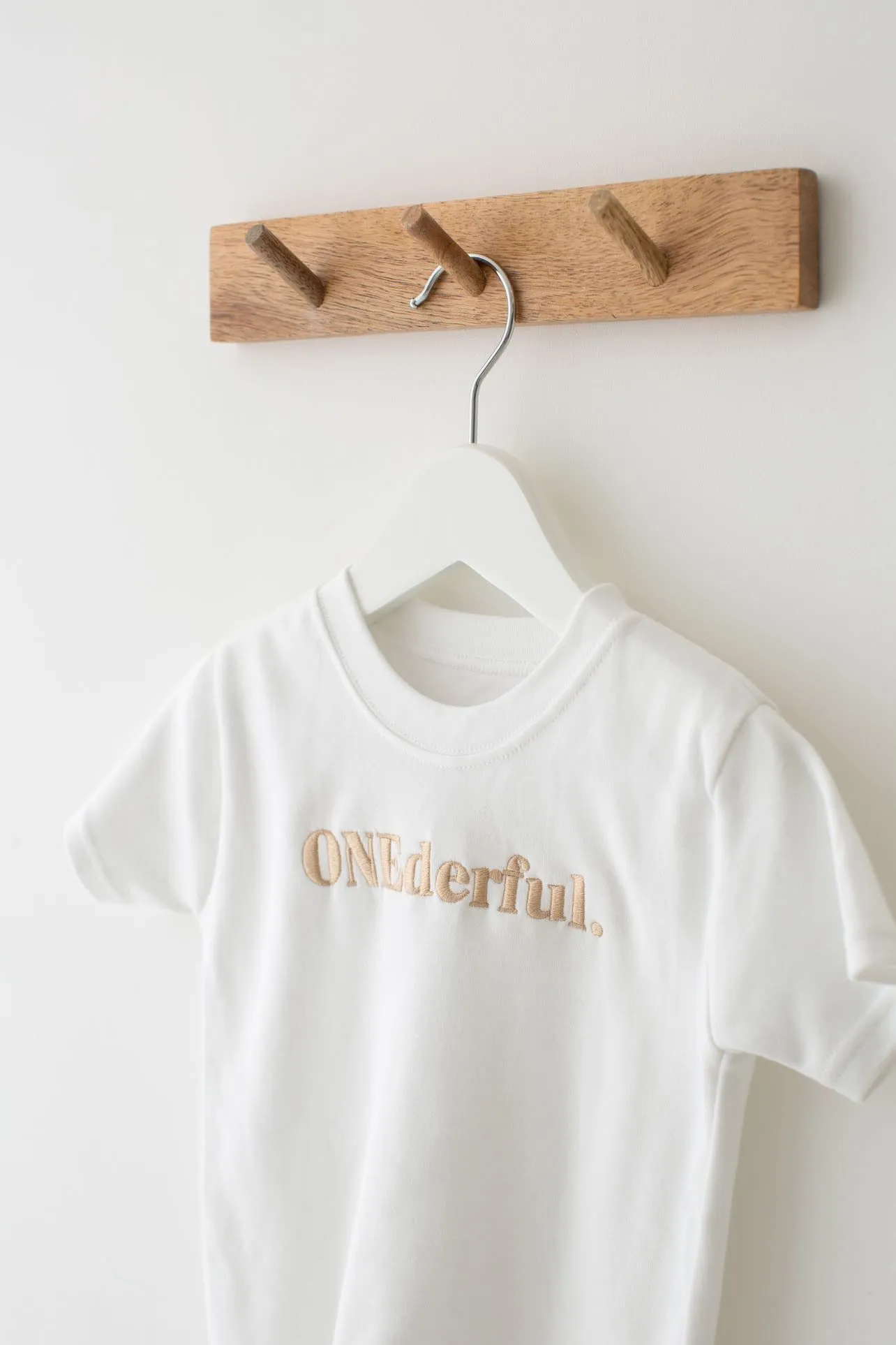 ONEderful classic Tshirt - Embroidered