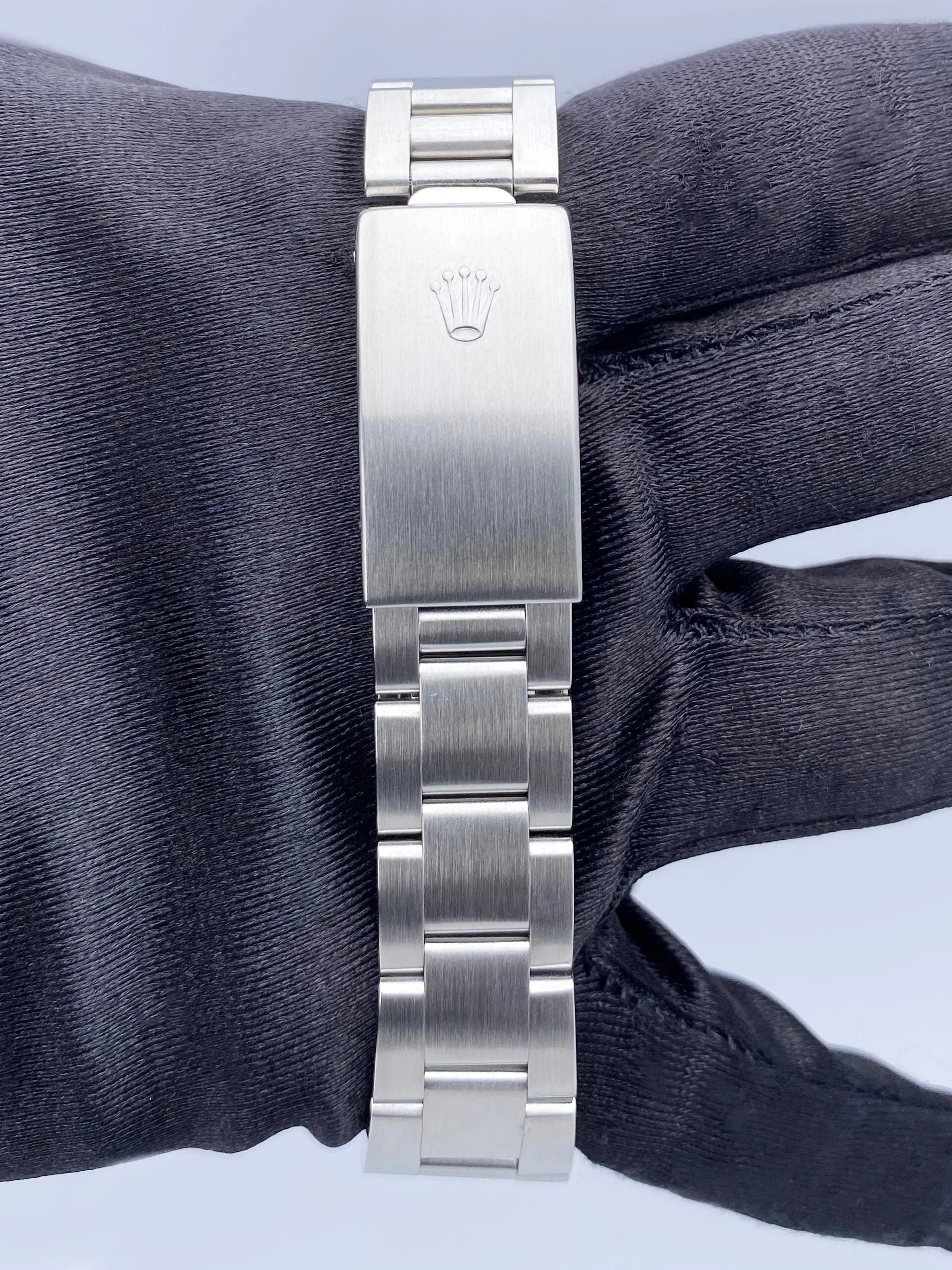 Rolex Oyster Perpetual Date 15210 Silver Dial Mens Watch Box Papers