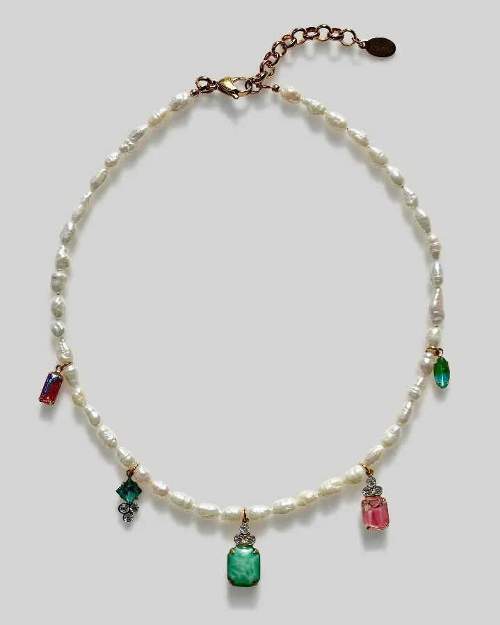 Vintage Pendant Pearl Necklace