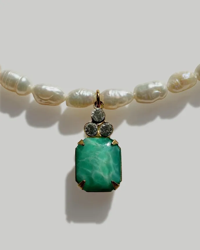 Vintage Pendant Pearl Necklace