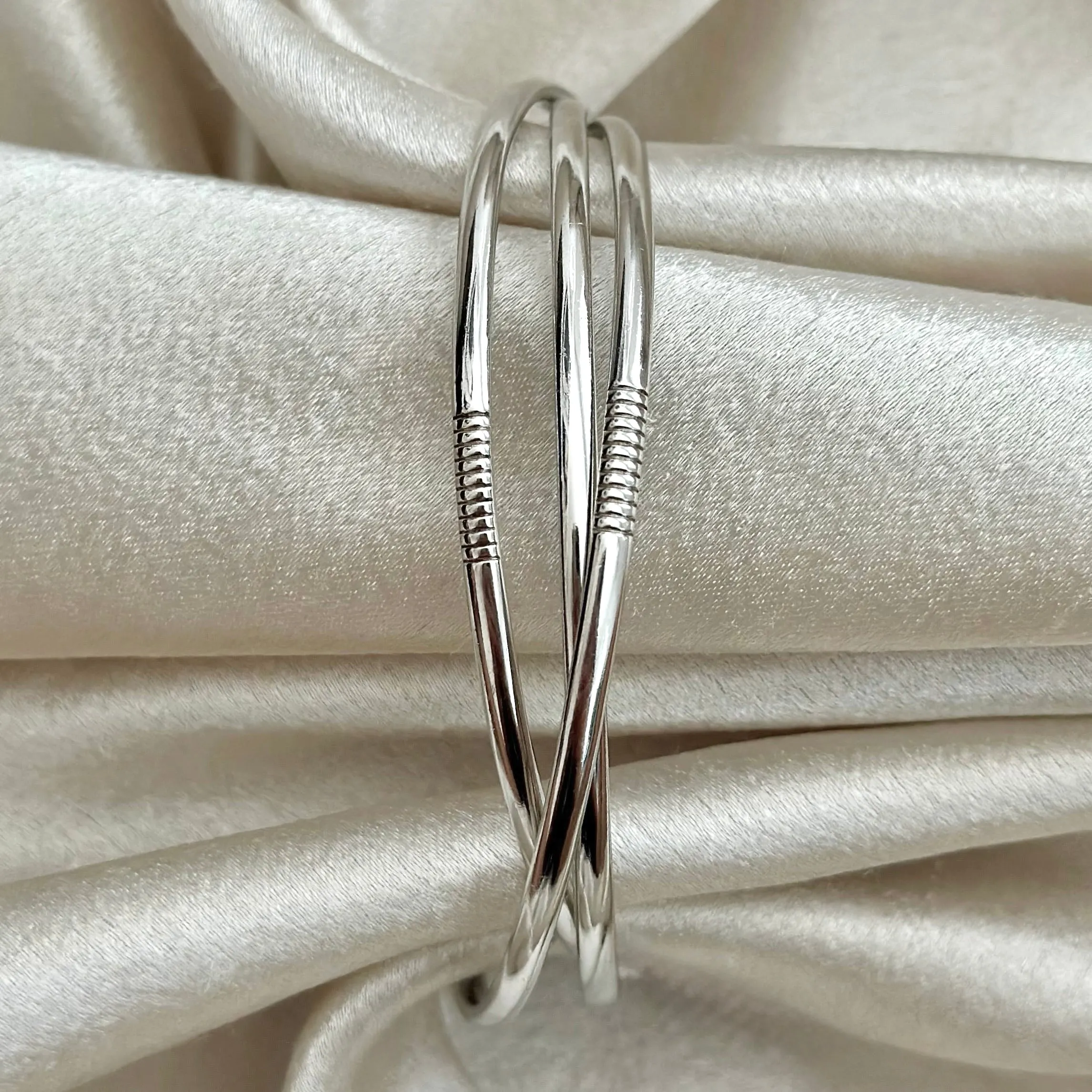 VINTAGE SILVER DAINTY BANGLE WATCH