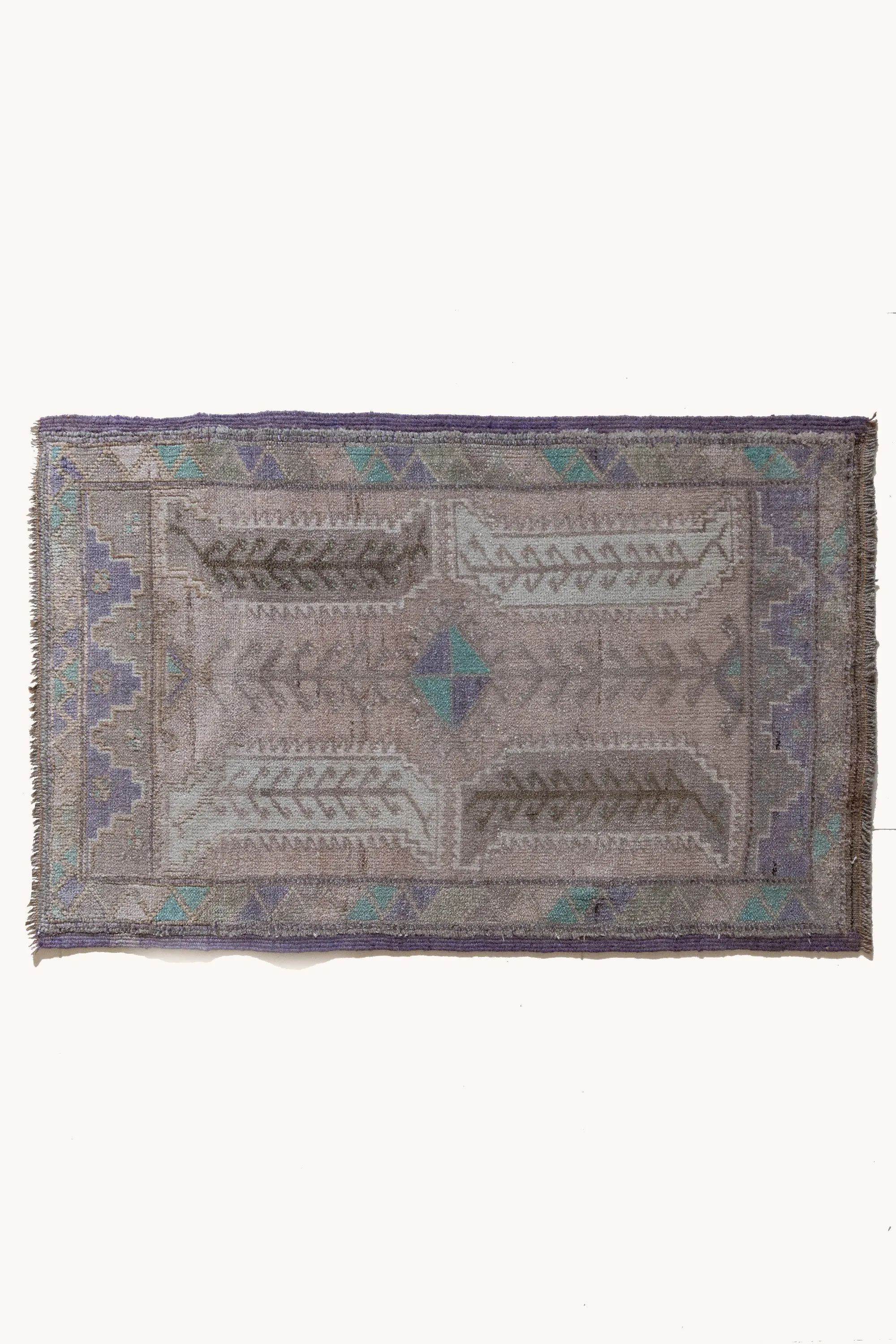 Vintage Turkish Mini Rug No. 640 | 2' x 3'2