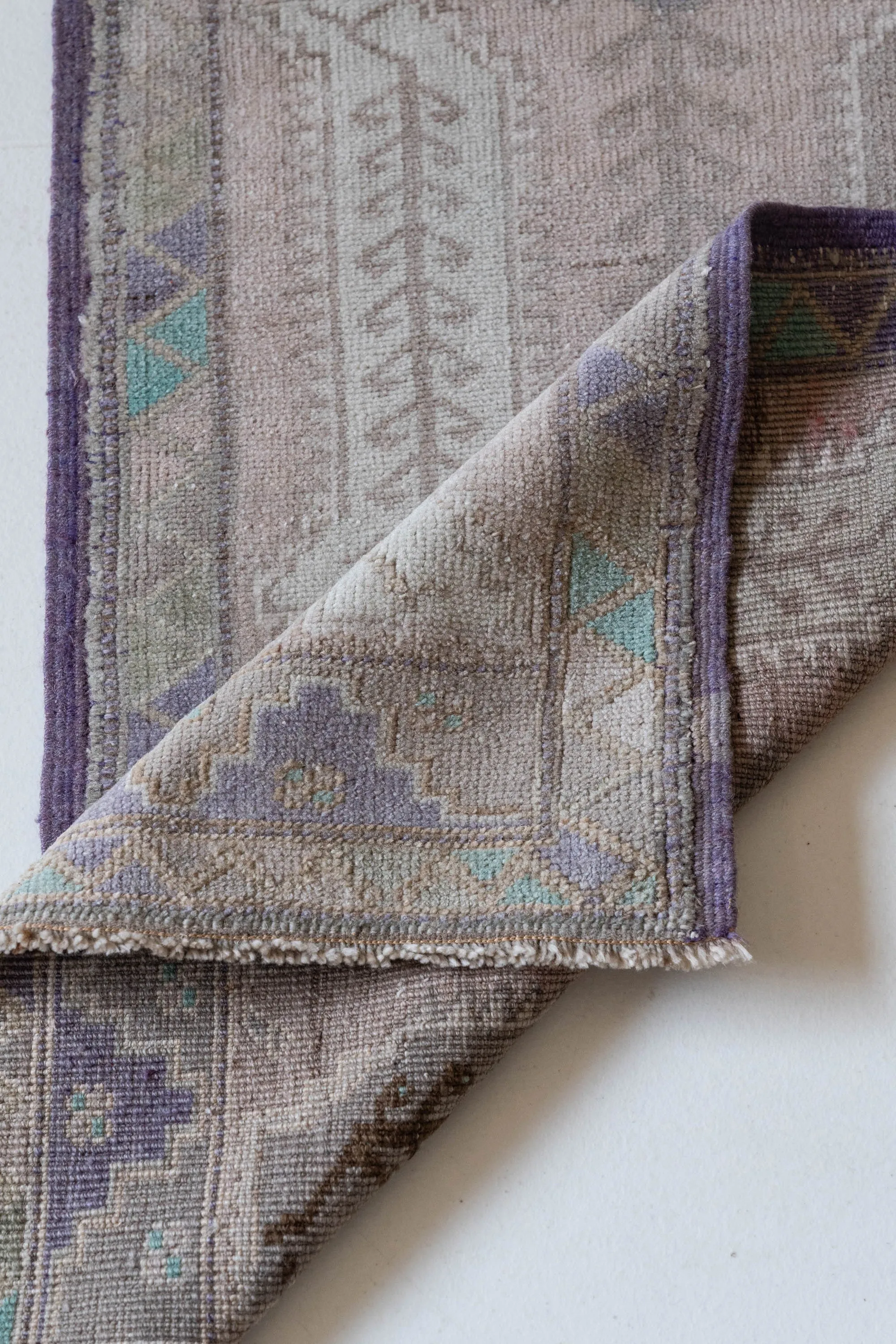 Vintage Turkish Mini Rug No. 640 | 2' x 3'2