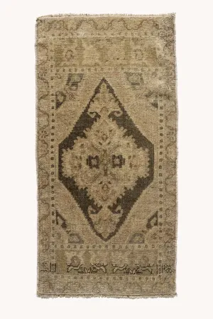 Vintage Turkish Mini Rug No. 712 | 1'8 x 3'5