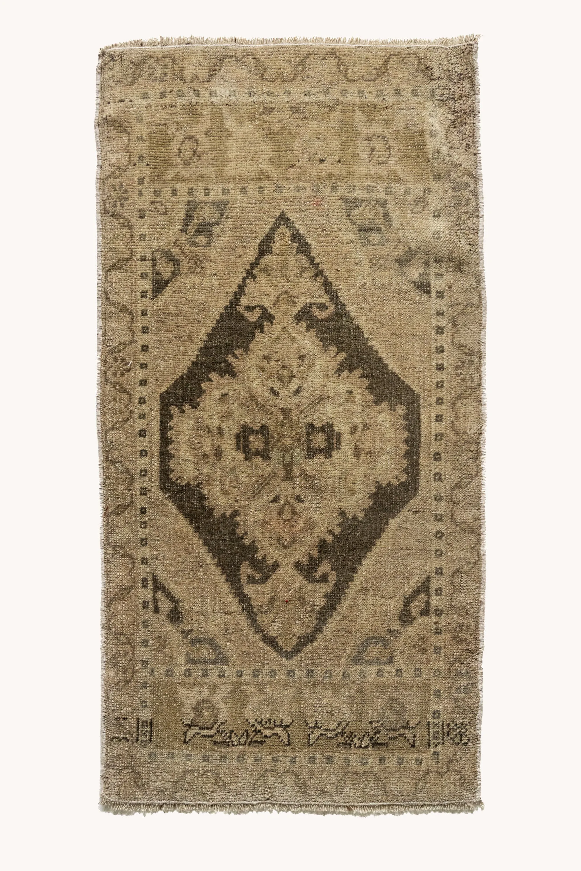 Vintage Turkish Mini Rug No. 712 | 1'8 x 3'5